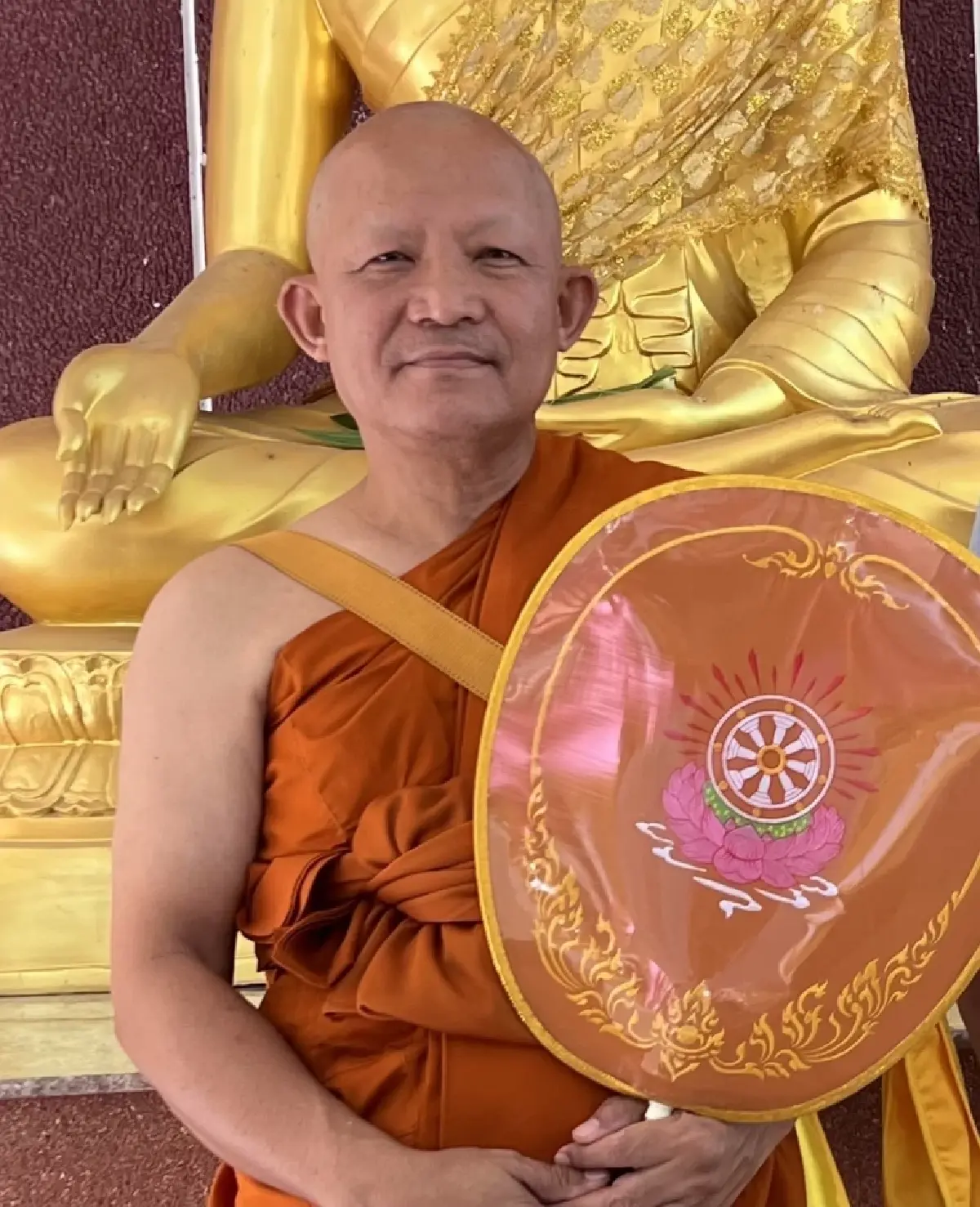 ศรีสุวรรณ ลาบวช15วัน ถวายในหลวง ศึกษาธรรม ได้รับฉายา สิริภทฺโท