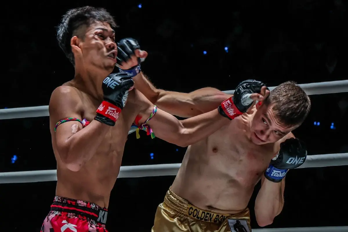 ผลมวย ONE ลุมพินี คู่เอกมีน็อกยก 1 โซเนอร์ ดับฝัน โอท็อป ซัดหลับกลางอากาศยกแรก