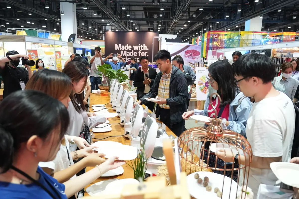 ชวนตั้งชื่อข้าวเหนียวสายพันธุ์ใหม่  ชิม ชม ดมข้าวหลากสายพันธุ์ที่ Rice Fest