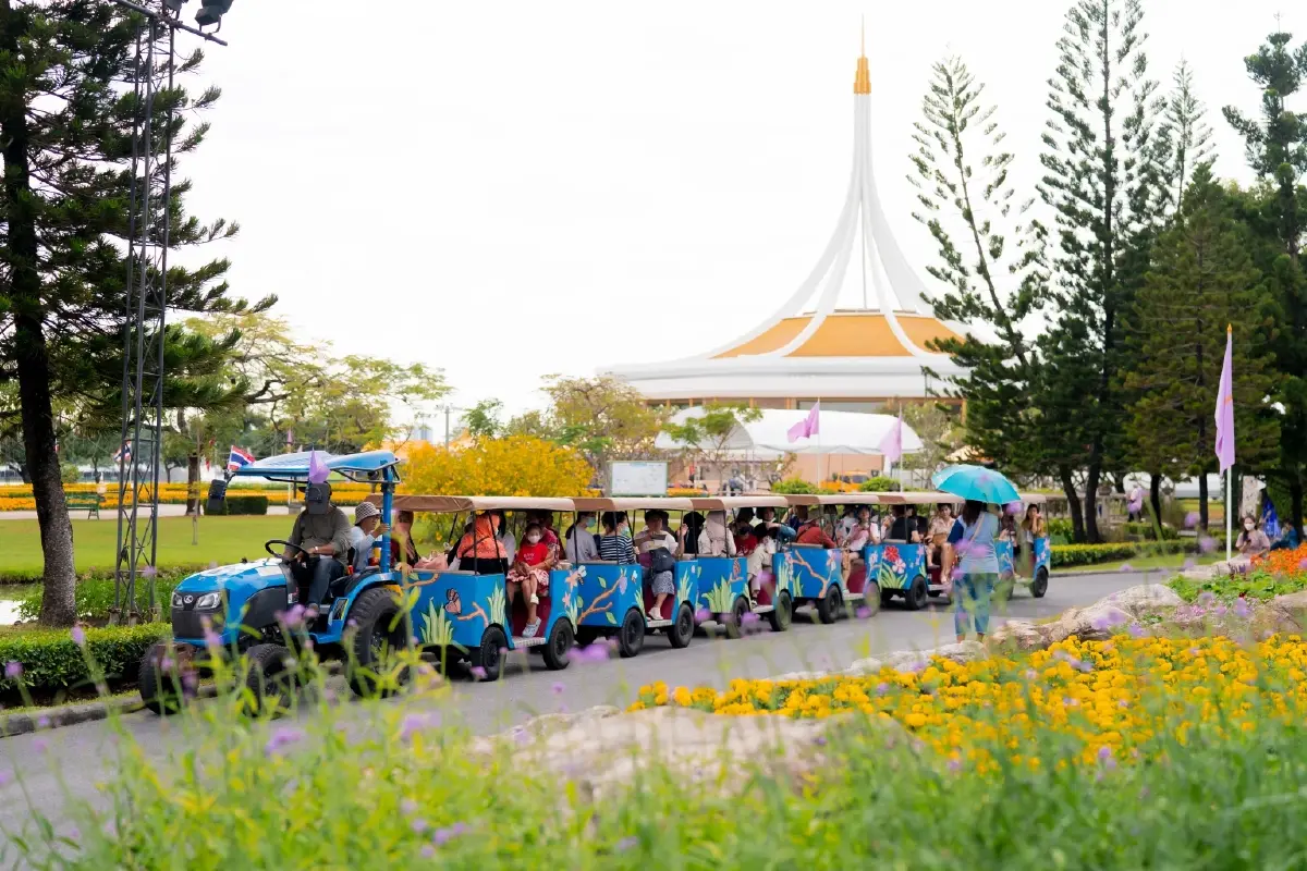 เที่ยวส่งท้ายปี รับบรรยากาศธรรมชาติ กับ งานพรรณไม้งามอร่ามสวนหลวง ร.๙