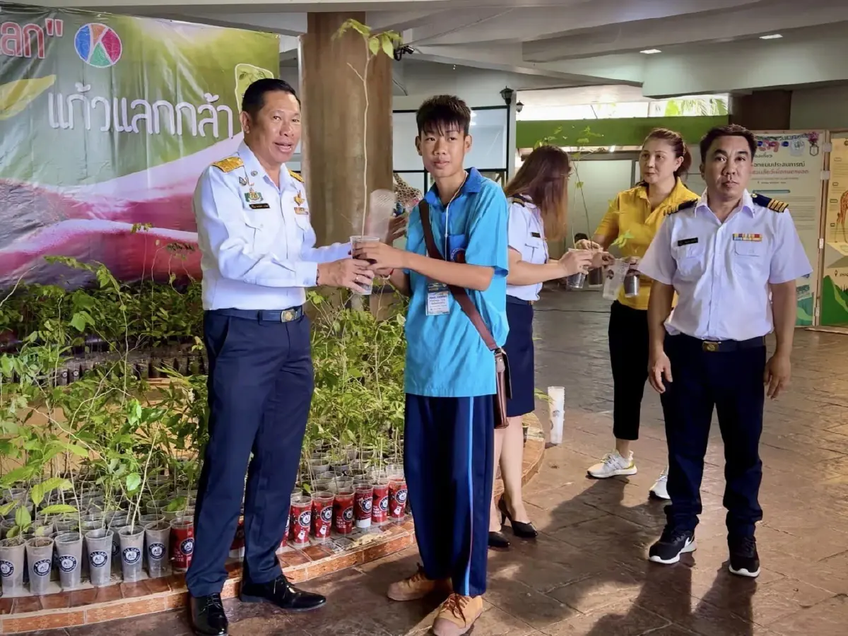 สวนสัตว์เปิดเขาเขียว จัด "วันดินโลก" ชวนนำแก้วแลกกล้าไม้ฟรี!