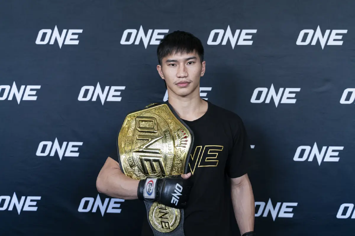 LIVE ! ถ่ายทอดสด มวย ONE ลุมพินี ไฟต์หยุดโลก ตะวันฉาย vs ซุปเปอร์บอน คืนนี้