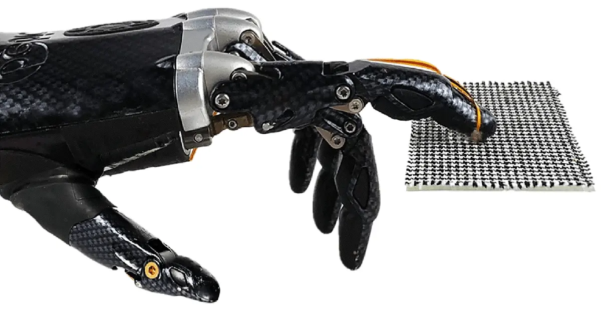 เซ็นเซอร์ชนิดใหม่ที่ช่วยให้เรารับรู้ผิวสัมผัสได้เหมือนผิวหนัง