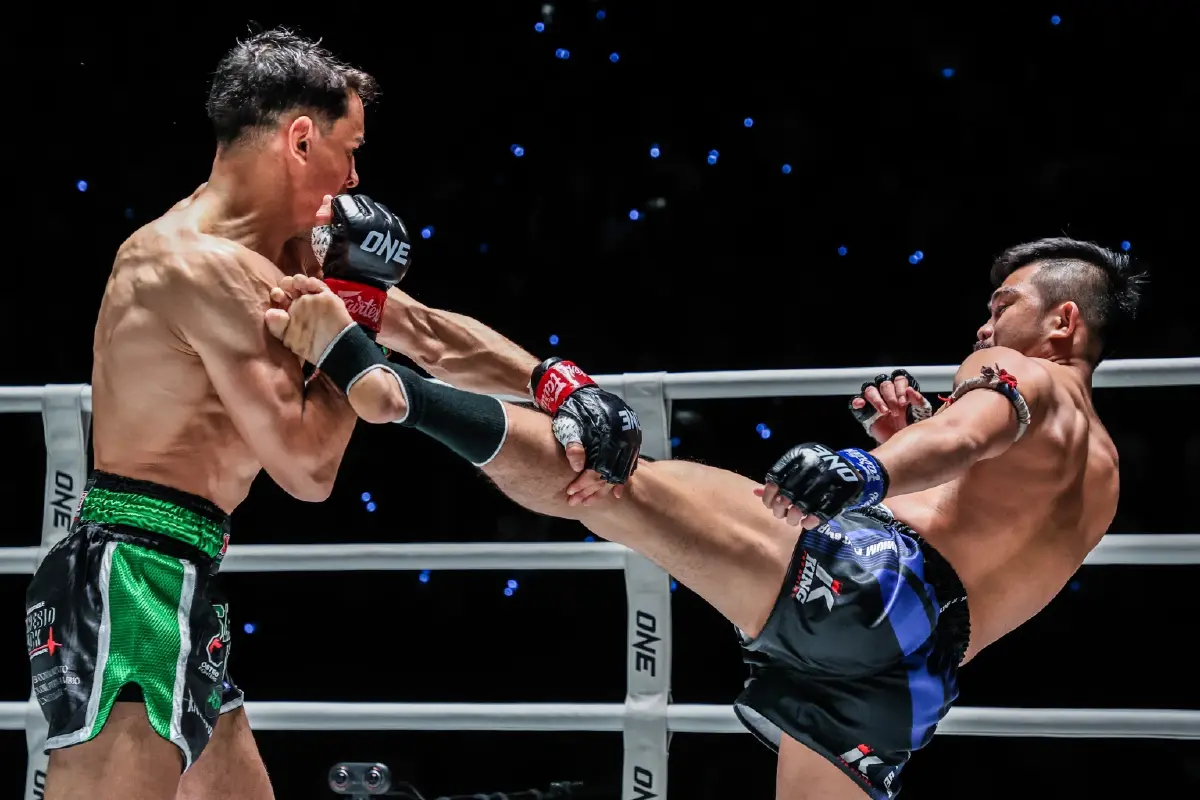 ประมวลภาพ มวย ONE ลุมพินี “ตะวันฉาย-พระจันทร์ฉาย-เพชรจีจ้า” คว้าแชมป์