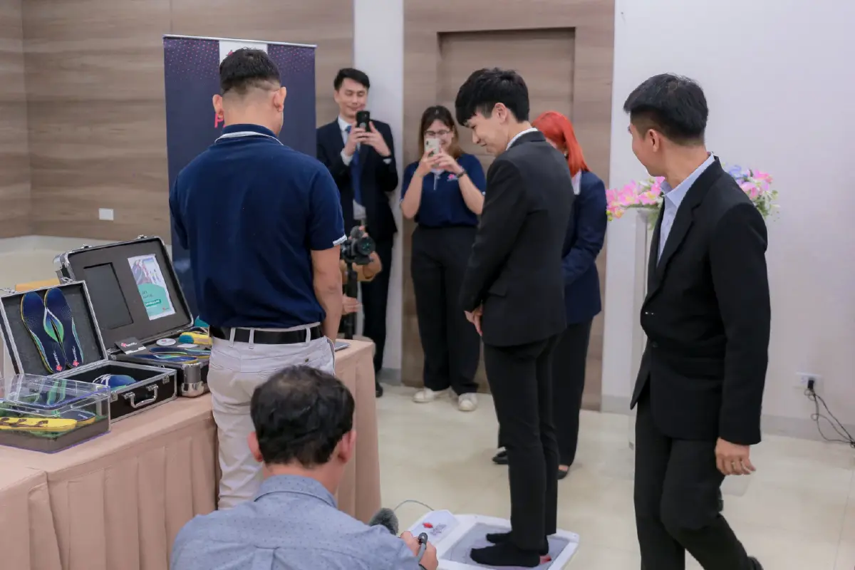 "รองเท้า AI" วิเคราะห์ความเสี่ยงต่อการล้มของผู้สูงอายุ