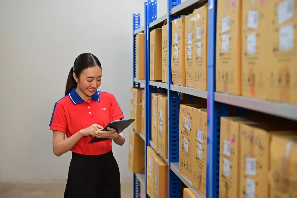 ไปรษณีย์ไทย เปิดคลังสินค้า 8 จังหวัด หนุนธุรกิจอีคอมเมิร์ซ