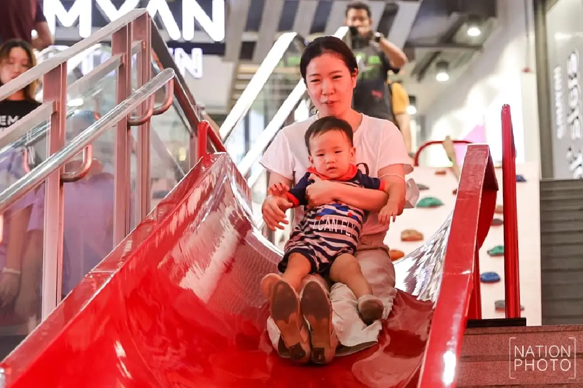 ปลดปล่อยอารมณ์​ ทบทวนจิตใจ กับเครื่องเล่นผู้ใหญ่ ที่ สามย่านมิตรทาวน์