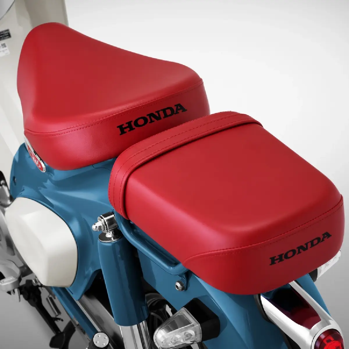 CUB House เอาใจสาย "เรโทร" เปิดตัว New Honda C125 สีใหม่ ‘Prestige Classy Blue’