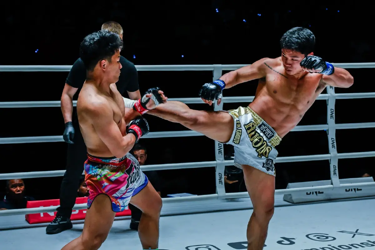 ผลมวย ONE ลุมพินี 50  “คมอาวุธ”ทำแฮททริก ย้ำชัย “ยอดภูผา” 3 ไฟท์ติด