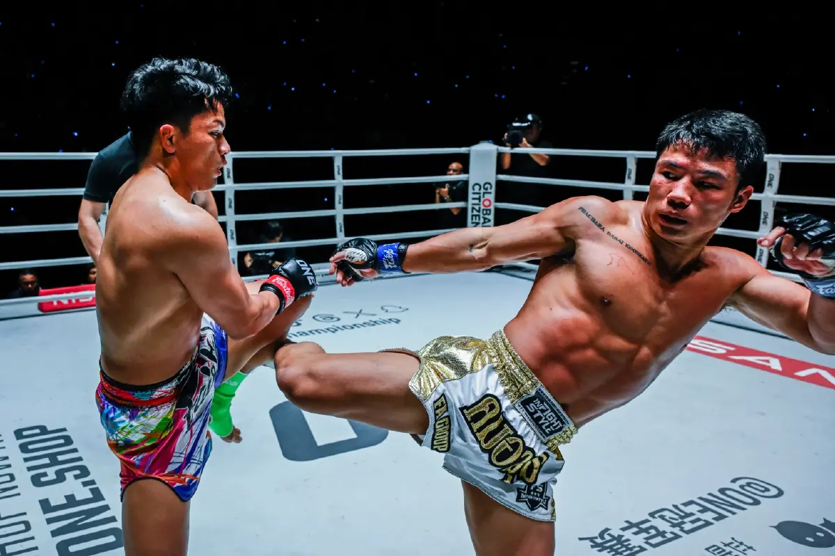 ผลมวย ONE ลุมพินี 50  “คมอาวุธ”ทำแฮททริก ย้ำชัย “ยอดภูผา” 3 ไฟท์ติด