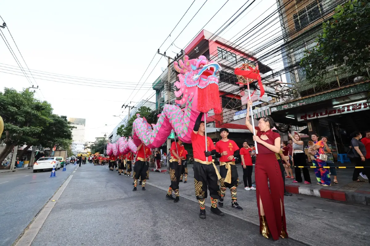 คิง เพาเวอร์ ฉลองตรุษจีนสุดยิ่งใหญ่ รับพลังปีมังกร