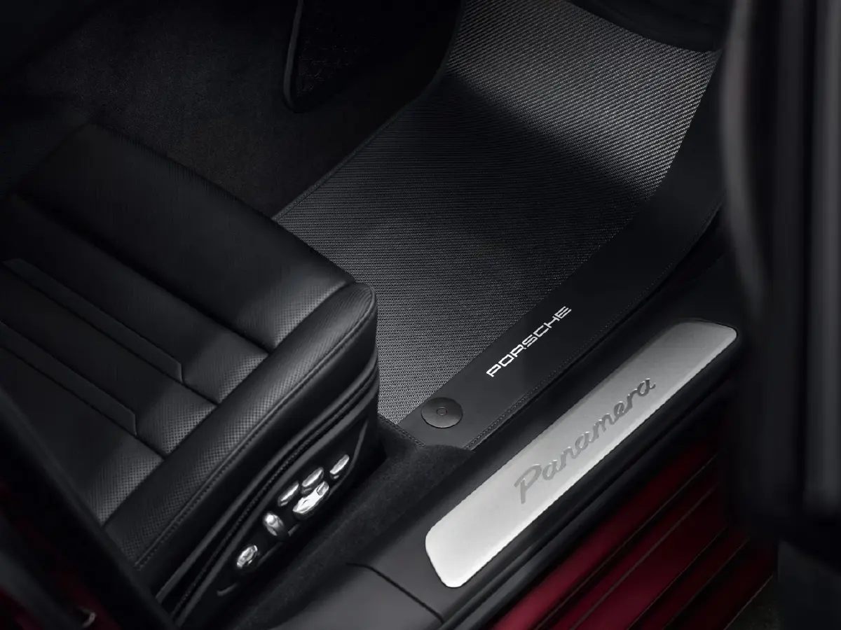 ปอร์เช่  718 Cayman GT4 RS Manthey เพิ่มแอโรไดนามิก 200 กิโลเมตร/ ชั่วโมง