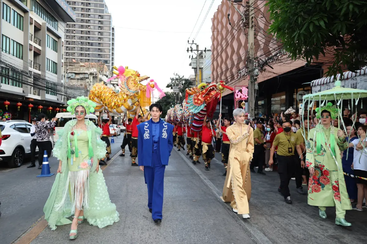 คิง เพาเวอร์ ฉลองตรุษจีนสุดยิ่งใหญ่ รับพลังปีมังกร