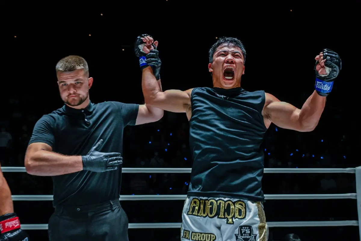 ผลมวย ONE ลุมพินี 50  “คมอาวุธ”ทำแฮททริก ย้ำชัย “ยอดภูผา” 3 ไฟท์ติด