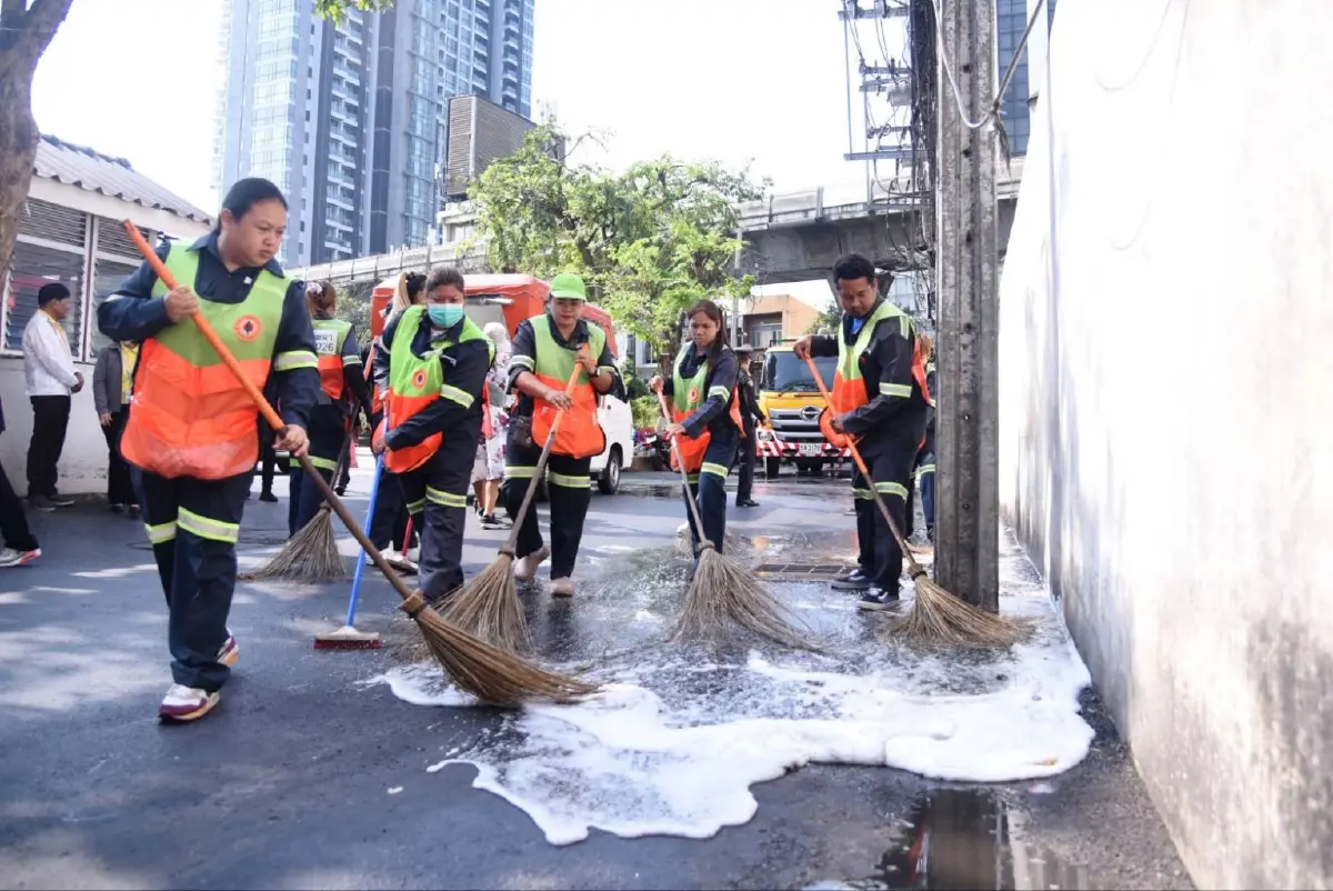 ทวงคืนทางเท้าและผิวจราจร ล่าสุดเคลียร์พื้นที่ซอยสุขุมวิท 41 ย่านวัฒนา