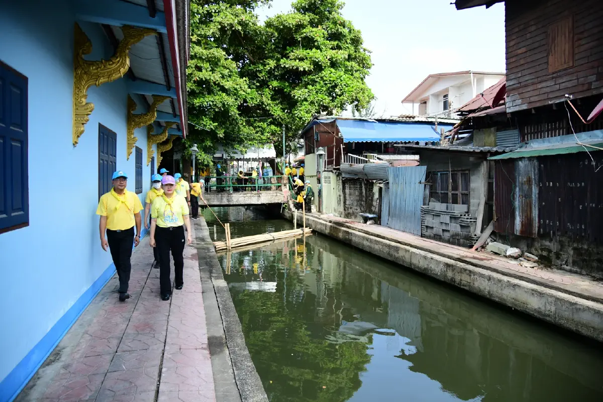 พญ.วันทนีย์ ปลัดกรุงเทพมหานคร นำจิตอาสา “เราทำความ ดี ด้วยหัวใจ”