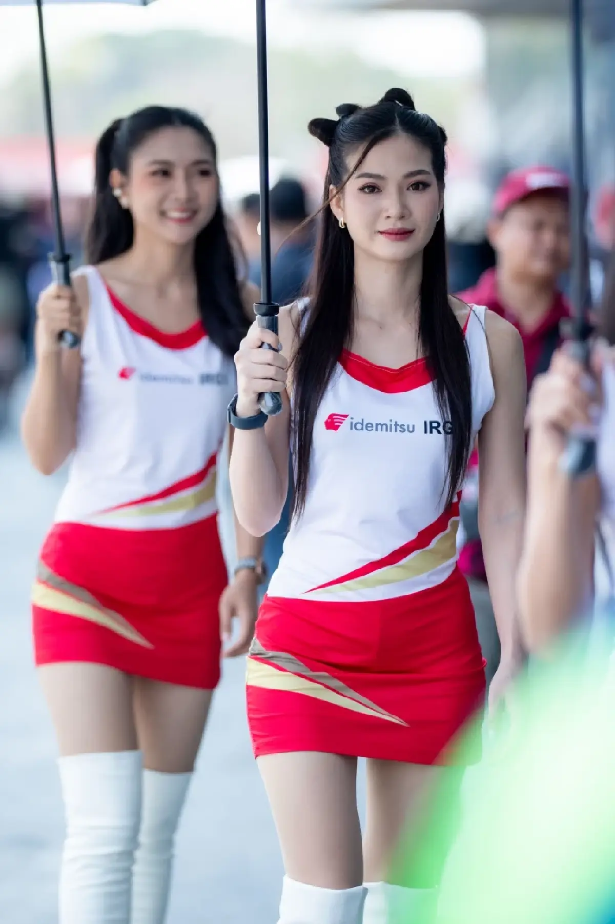 ครั้งแรกในไทย-ครั้งแรกในโลก! “ Grid Girl ชุดผ้าไหมไทย” บนแทร็กรถแข่ง
