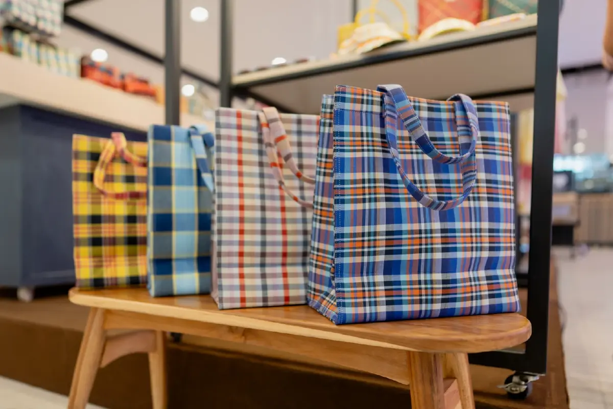 กลุ่มเซ็นทรัล ยกผ้าขาวม้าชุมชน จำหน่าย 5 สาขาทั่วประเทศ