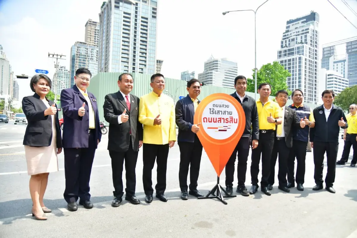 คืนเดียวสายไฟฟ้าหายหมด ! กทม.ผนึกกำลัง MEA ทำถนนสารสินไร้เสาสายในคืนเดียว