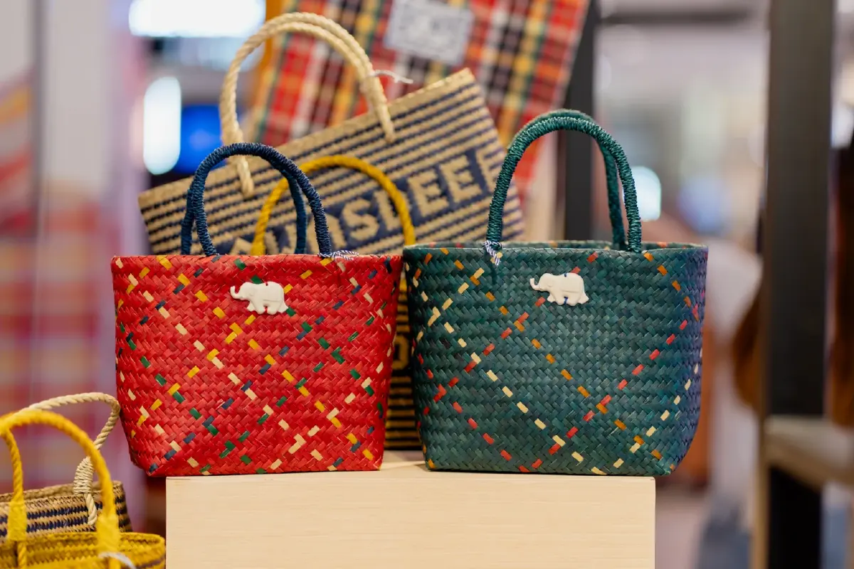 กลุ่มเซ็นทรัล ยกผ้าขาวม้าชุมชน จำหน่าย 5 สาขาทั่วประเทศ