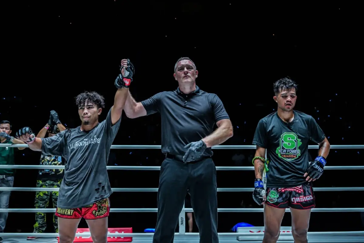 ผลมวย ONE ลุมพินี “สุริยันต์เล็ก” ชนะ “ฤทธิเดช” คว้าโบนัส 7 ไฟต์ติด