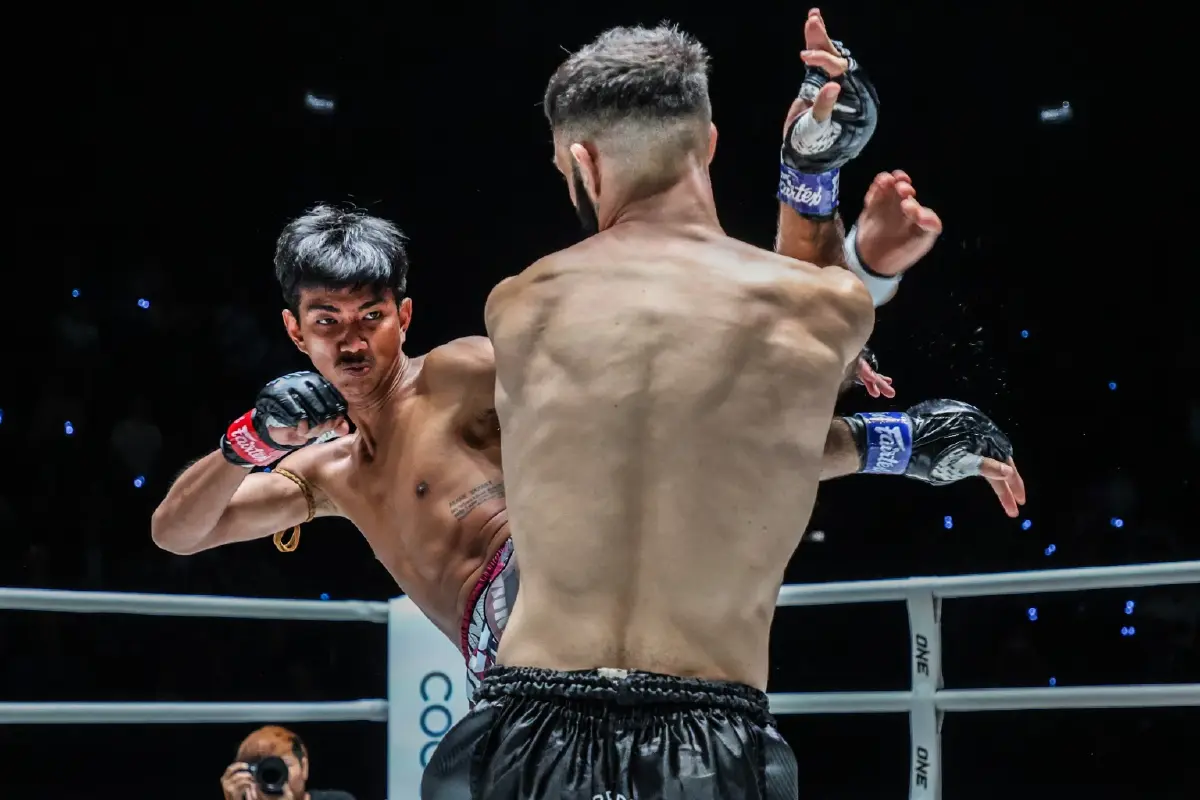 ผลมวย ONE ลุมพินี “ยามีน-ศิวกร” สองขุนพล พีเค.แสนชัย จูงมือคว้าชัยกลับค่าย