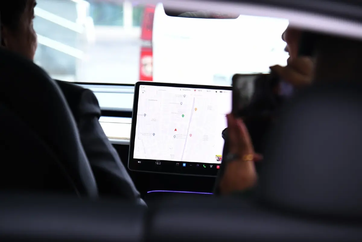 สภากทม.ศึกษาเปลี่ยนรถราชการเป็นรถ EV ชวนวางแผนเดินทางผ่านแอพ. “Saifah”