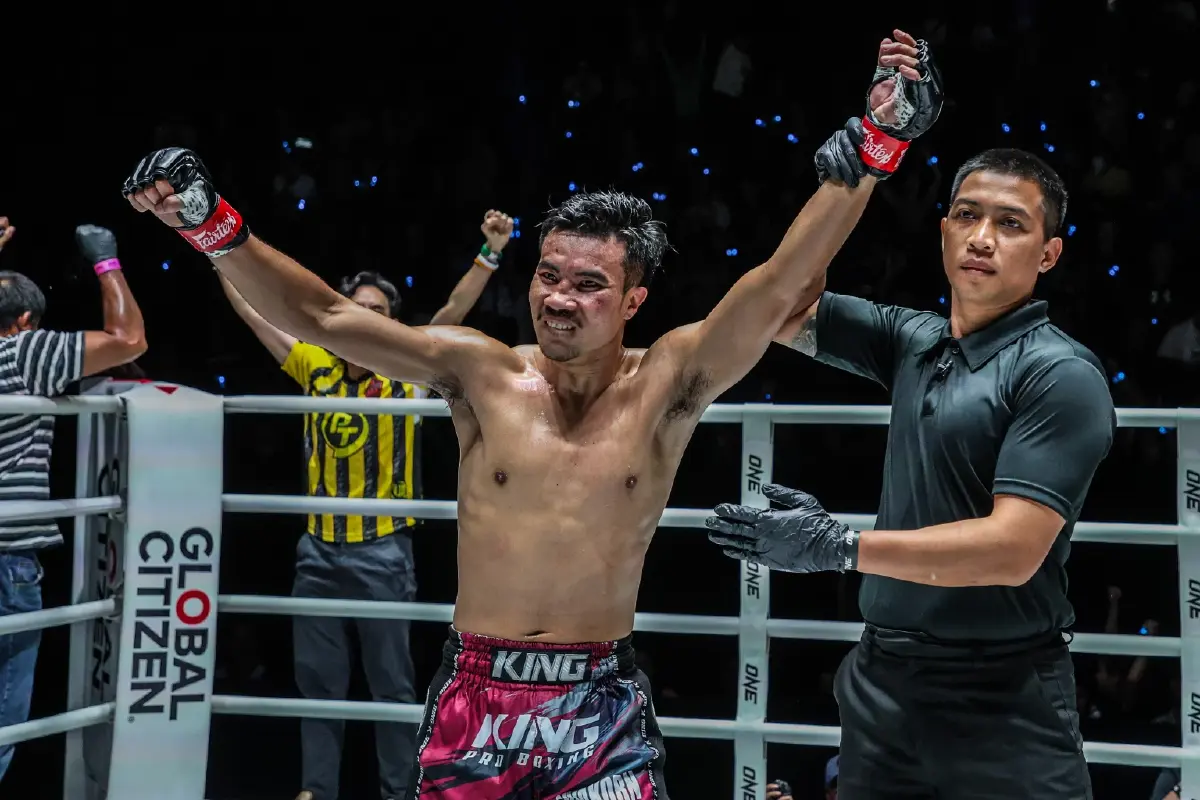 ผลมวย ONE ลุมพินี “ยามีน-ศิวกร” สองขุนพล พีเค.แสนชัย จูงมือคว้าชัยกลับค่าย