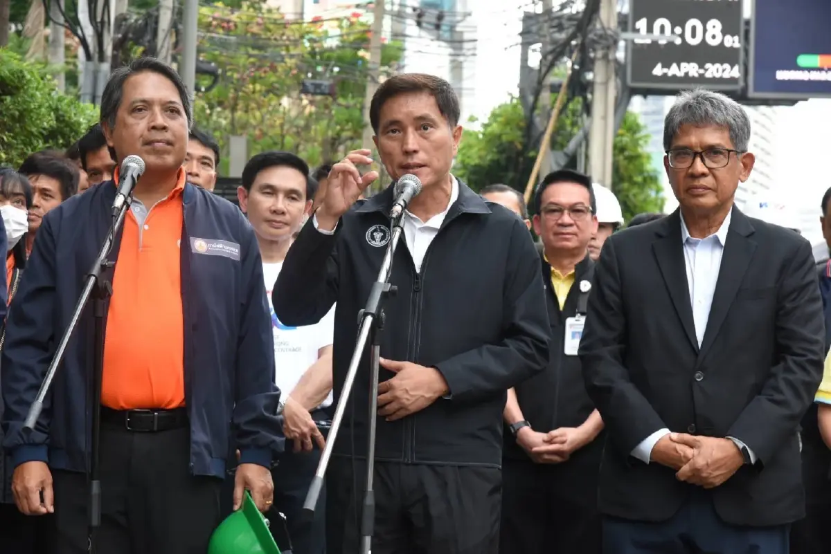 บอกลาสายสื่อสาร ! กทม.รื้อสายสื่อสารรุงรังย่าน ‘อโศก-สุขุมวิท’