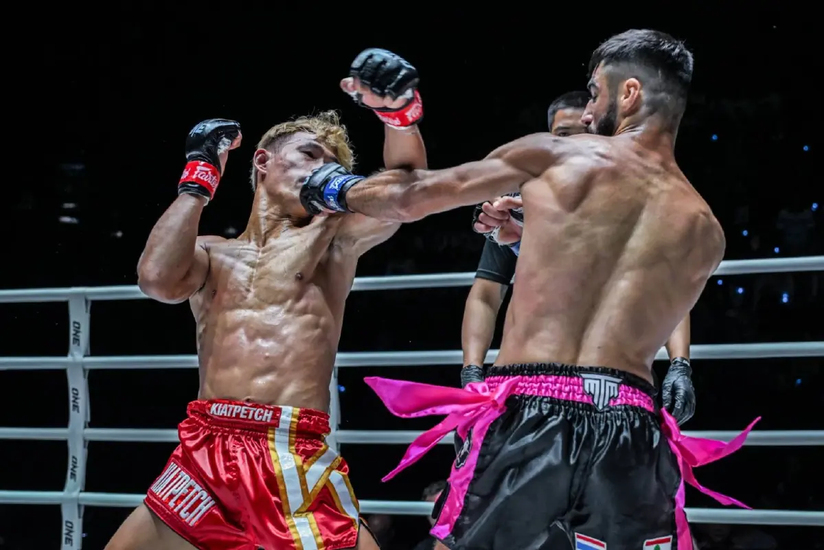 ผลมวย ONE ลุมพินี “ดวงสมพงษ์” ชนะคะแนน “เพชรสุขุมวิท” พ่าย 4 ไฟต์ติด