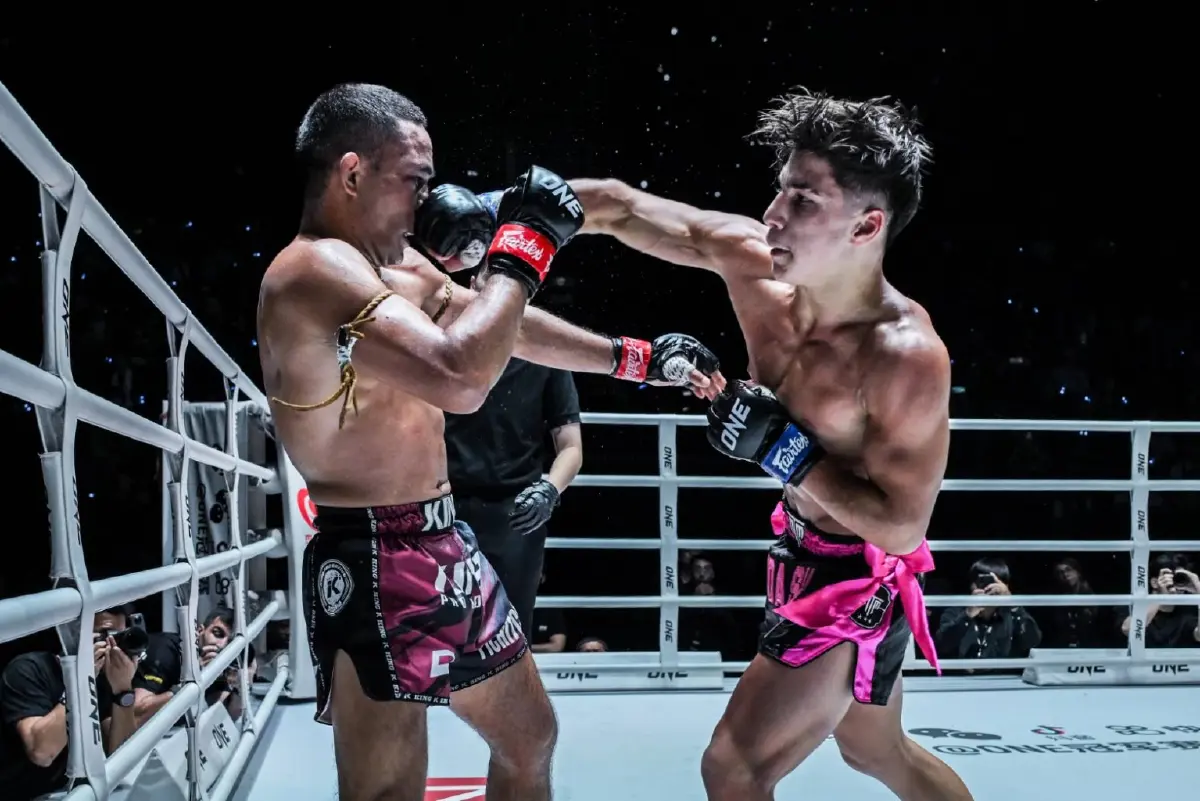 ผลมวย ONE ลุมพินี “ดวงสมพงษ์” ชนะคะแนน “เพชรสุขุมวิท” พ่าย 4 ไฟต์ติด