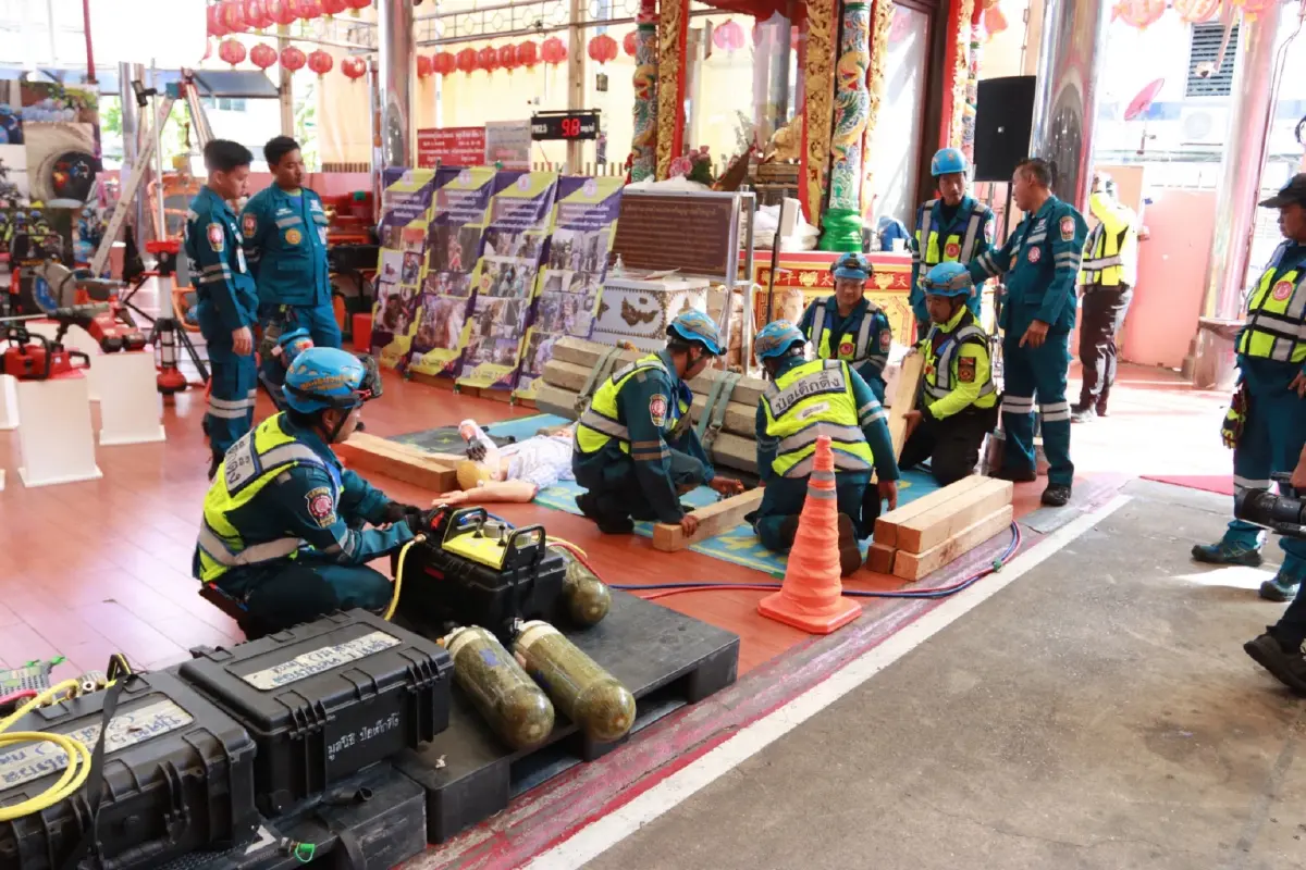 เข้าใจ ‘ป่อเต็กตึ๊ง’ ให้มากกว่าการเป็นหน่วยรับ ‘แจ้งเหตุด่วนเหตุร้าย’