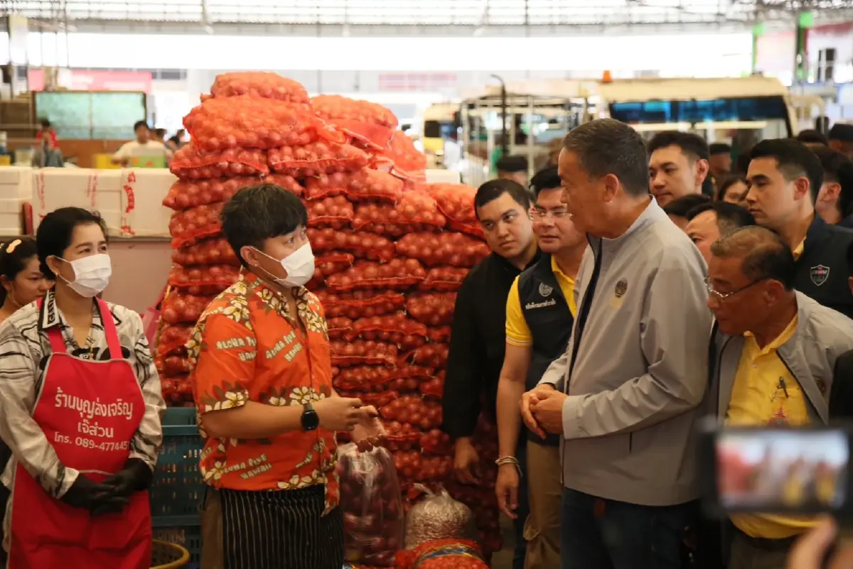 นายกฯทัวร์นกขมิ้นราชบุรี เยือนถิ่นพรรคร่วมฯ ดันราคาสินค้าเกษตรพุ่ง3เท่า