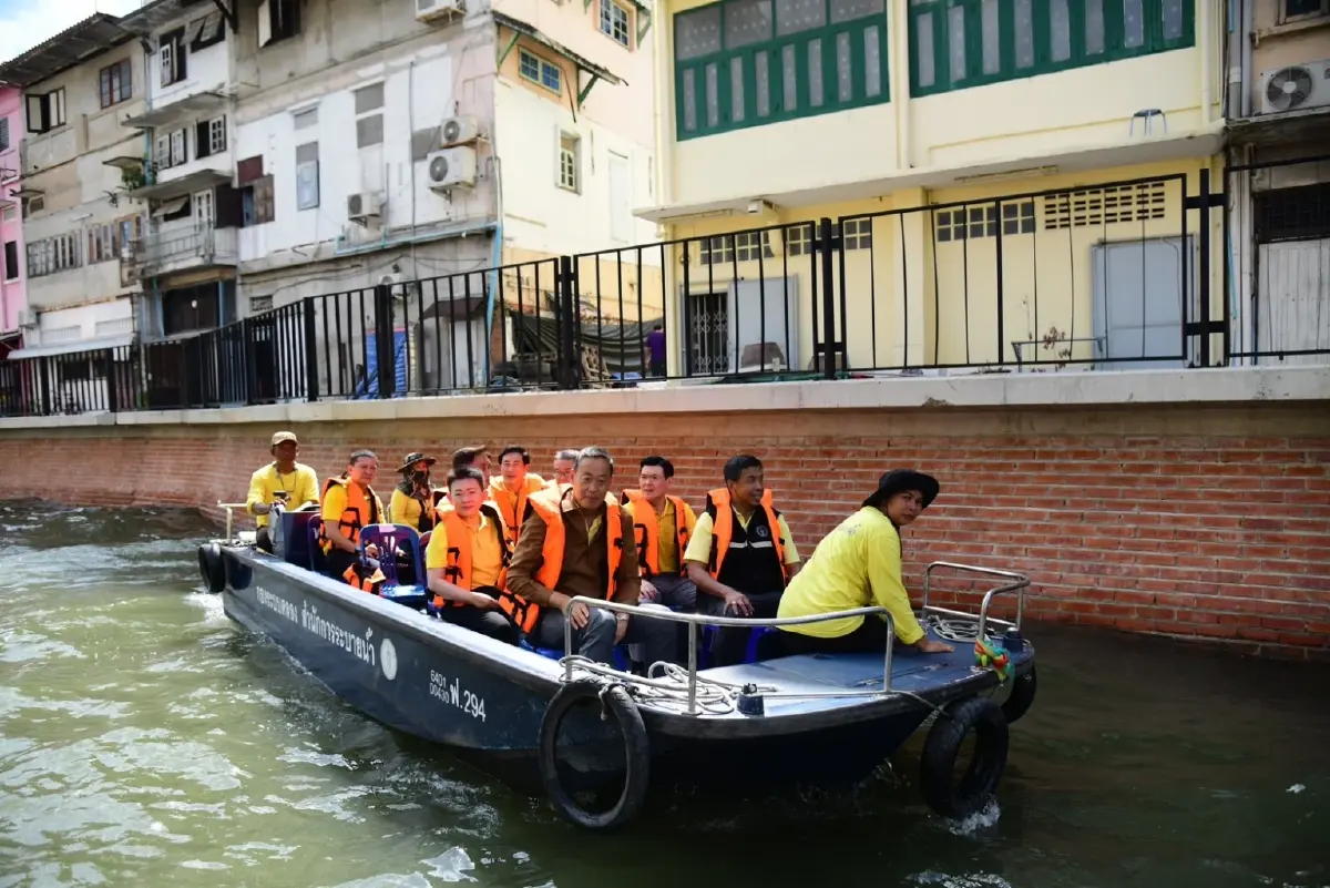 นายกฯพอใจคุณภาพน้ำคลองโอ่งอ่างก่อนเตรียมงานเฉลิมพระเกียรติในหลวง