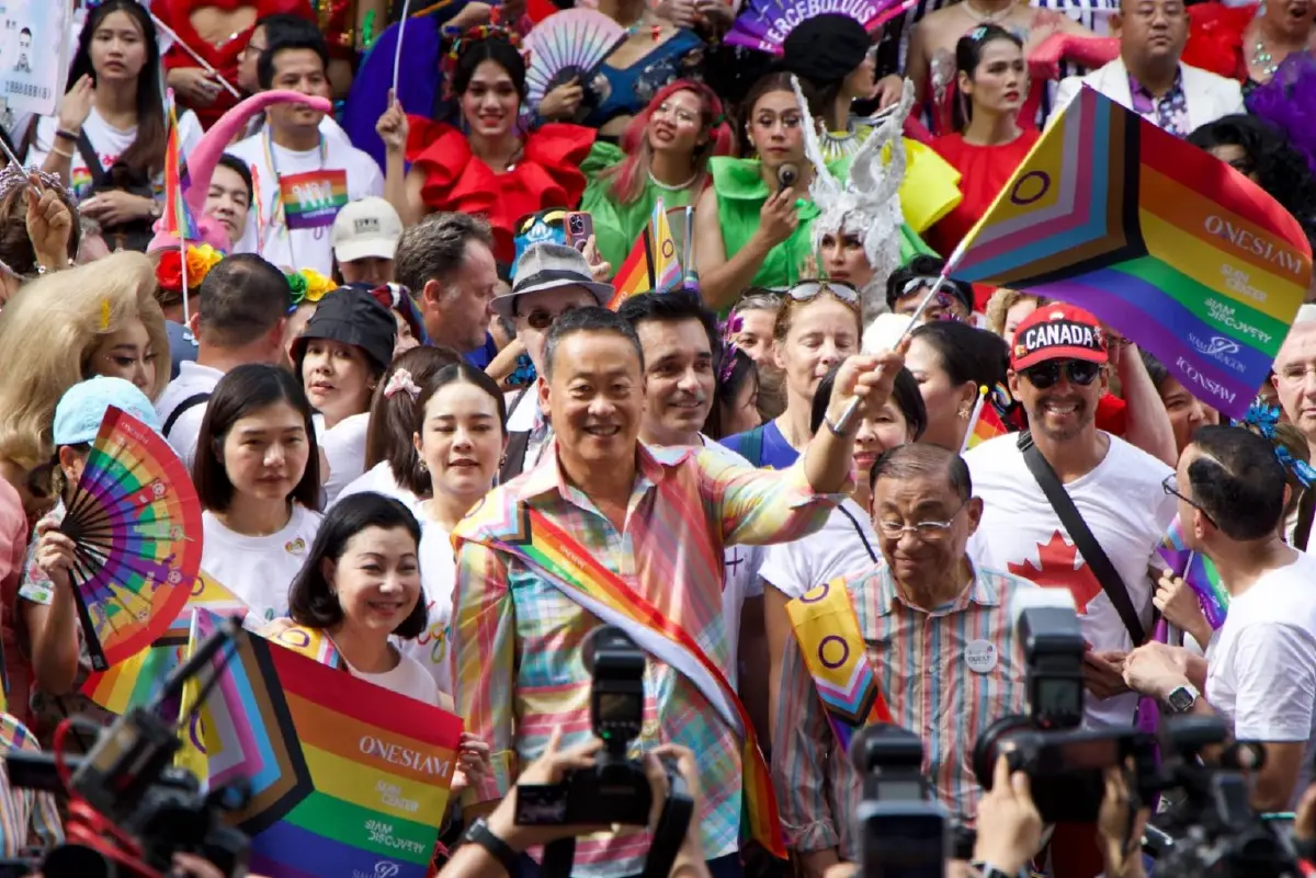 “บางกอกไพรด์พาเหรด” มหาปรากฏการณ์พาเหรดชาวสีรุ้งเต็มพื้นที่ย่านสยาม