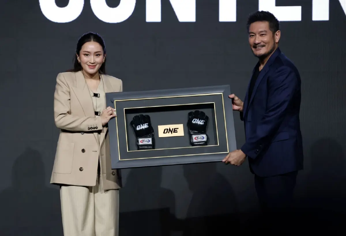 เริ่มจากศูนย์ ถึงหมื่นล้านบาท "ชาตรี ศิษย์ยอดธง" ผู้เปลี่ยนเกมวงการมวยไทย