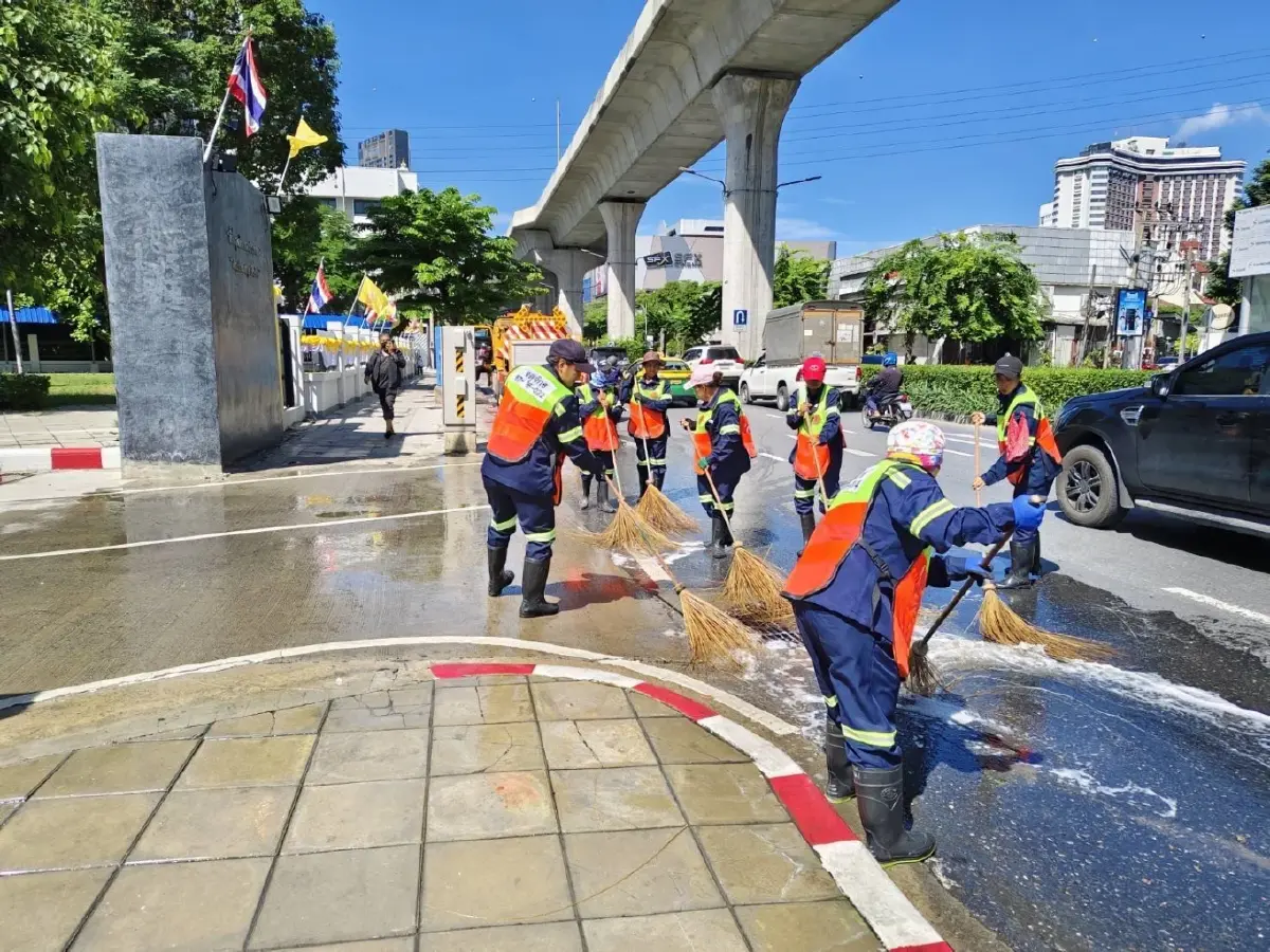 กทม. Big Cleaning พื้นที่กรุงเทพ เฉลิมพระเกียรติพระบาทสมเด็จพระเจ้าอยู่หัว