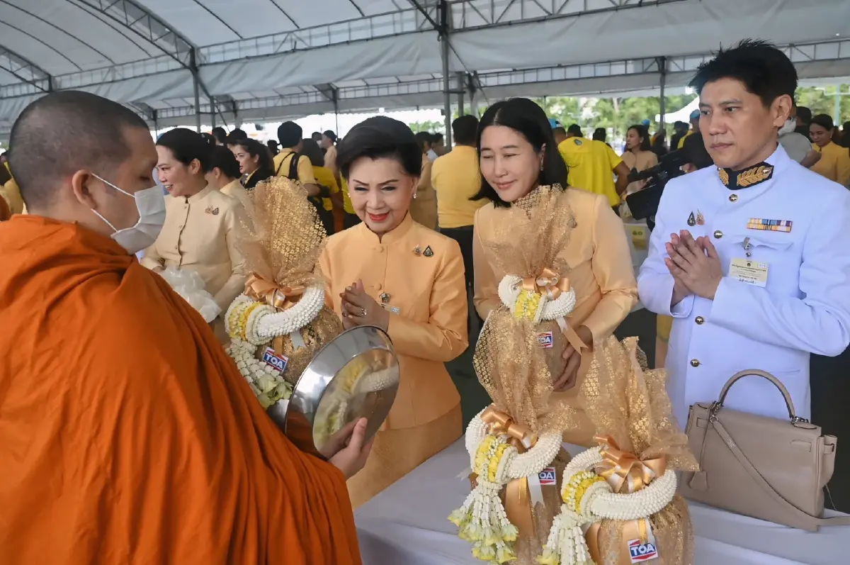 TOA ถวายพระพรชัยมงคลพระบาทสมเด็จพระเจ้าอยู่หัว เฉลิมพระชนมพรรษา 6 รอบ