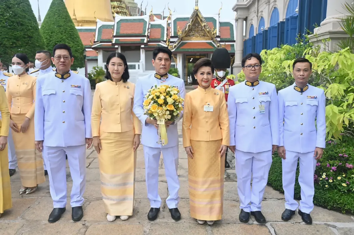 TOA ถวายพระพรชัยมงคลพระบาทสมเด็จพระเจ้าอยู่หัว เฉลิมพระชนมพรรษา 6 รอบ