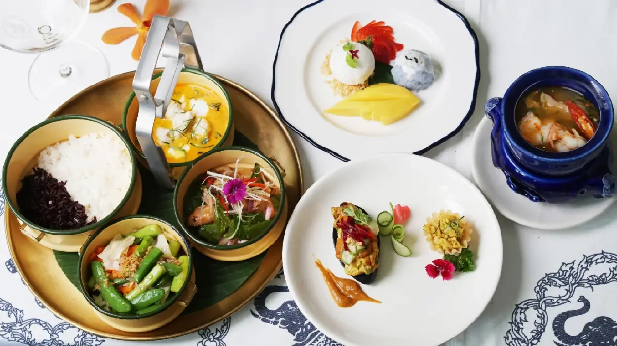 BUSINESS‭ SET LUNCH เสน่ห์ของปิ่นโตมื้อกลางวัน ย้อนวันวานกับ บลู เอเลเฟ่นท์