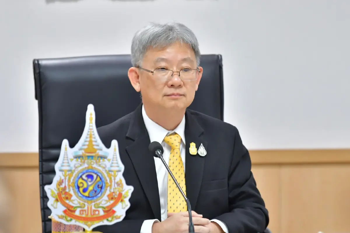 ‘โอภาส’ รับตำแหน่ง ‘ประธานวัคซีนโลกคนแรก’