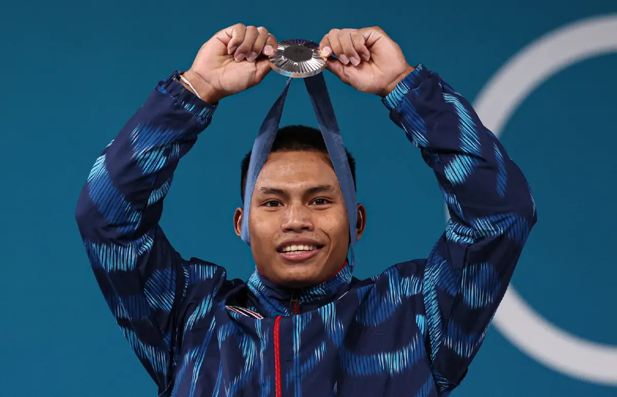 ยกน้ำหนักไทย "คว้าเหรียญเงิน" โอลิมปิก 2024 "วีรพล วิชุมา"