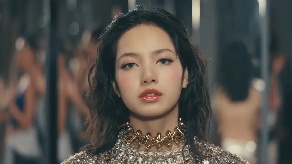 ลิซ่า ปล่อยเพลงใหม่ปังต่อเนื่อง "NEW WOMAN" ยอดวิวทะลุล้านใน 1 ชั่วโมง