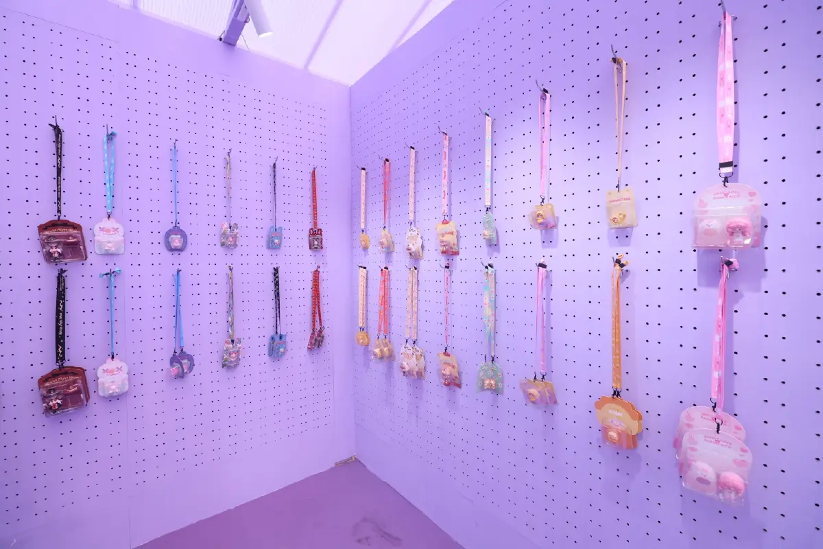 FINDING SUMMER LAND HELLO! BANGKOK