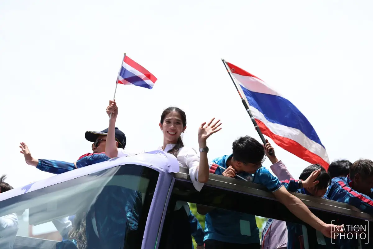 อบอุ่น ! ประชาชนต้อนรับร่วมยินดีทัพนักกีฬาฮีโร่ โอลิมปิกเกมส์ 2024