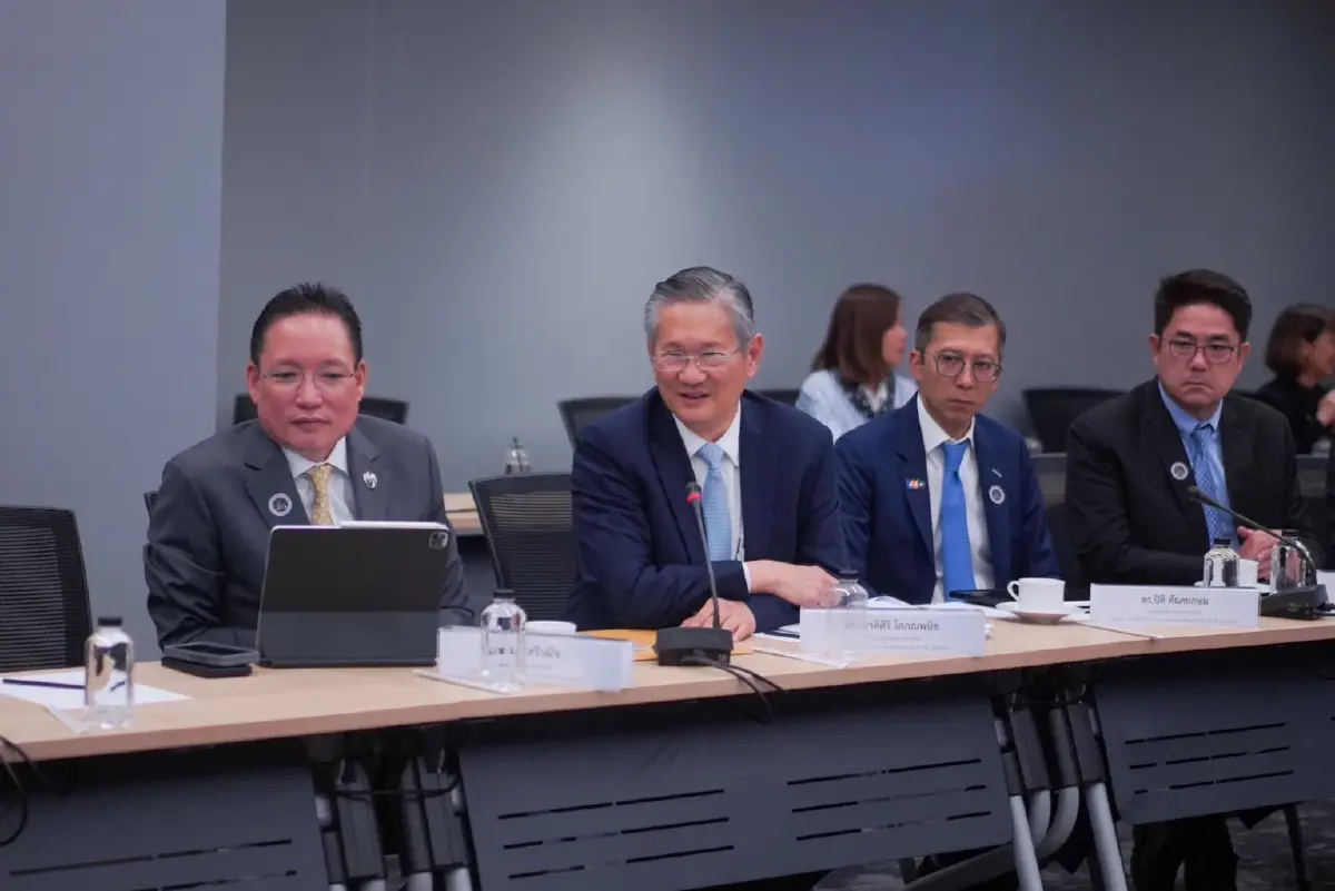 "นายกฯอุ๊งอิ๊งค์" ถกหอการค้า-สมาคมธนาคารไทยกู้วิกฤตเศรษฐกิจ