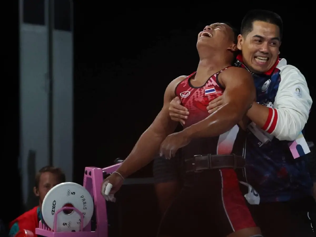 ยกน้ำหนักไทย "คว้าเหรียญเงิน" โอลิมปิก 2024 "วีรพล วิชุมา"