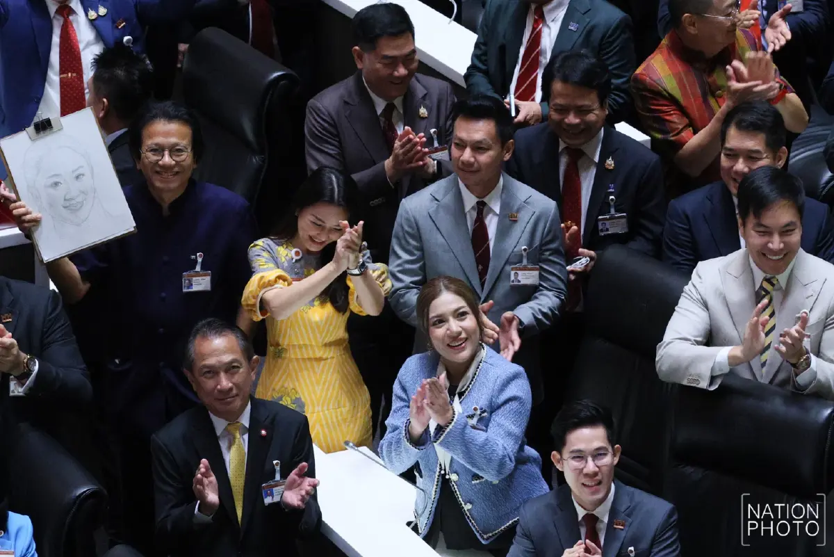 เช็คเสียงพรรคร่วมไม่แตกแถว หนุน “อุ๊งอิ๊งค์” นั่งนายก แถมฝ่ายค้านเพิ่มอีก 9