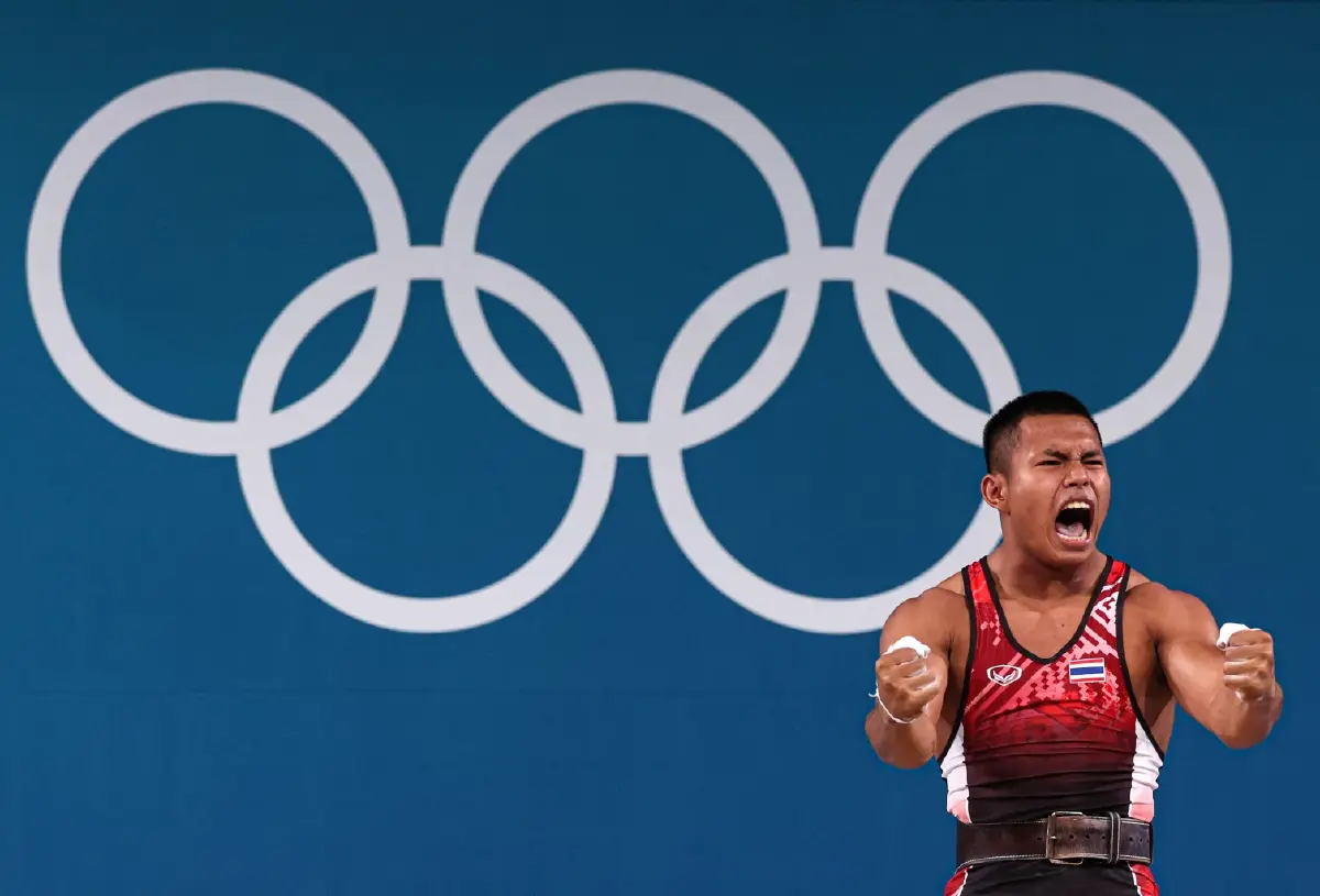 ยกน้ำหนักไทย "คว้าเหรียญเงิน" โอลิมปิก 2024 "วีรพล วิชุมา"