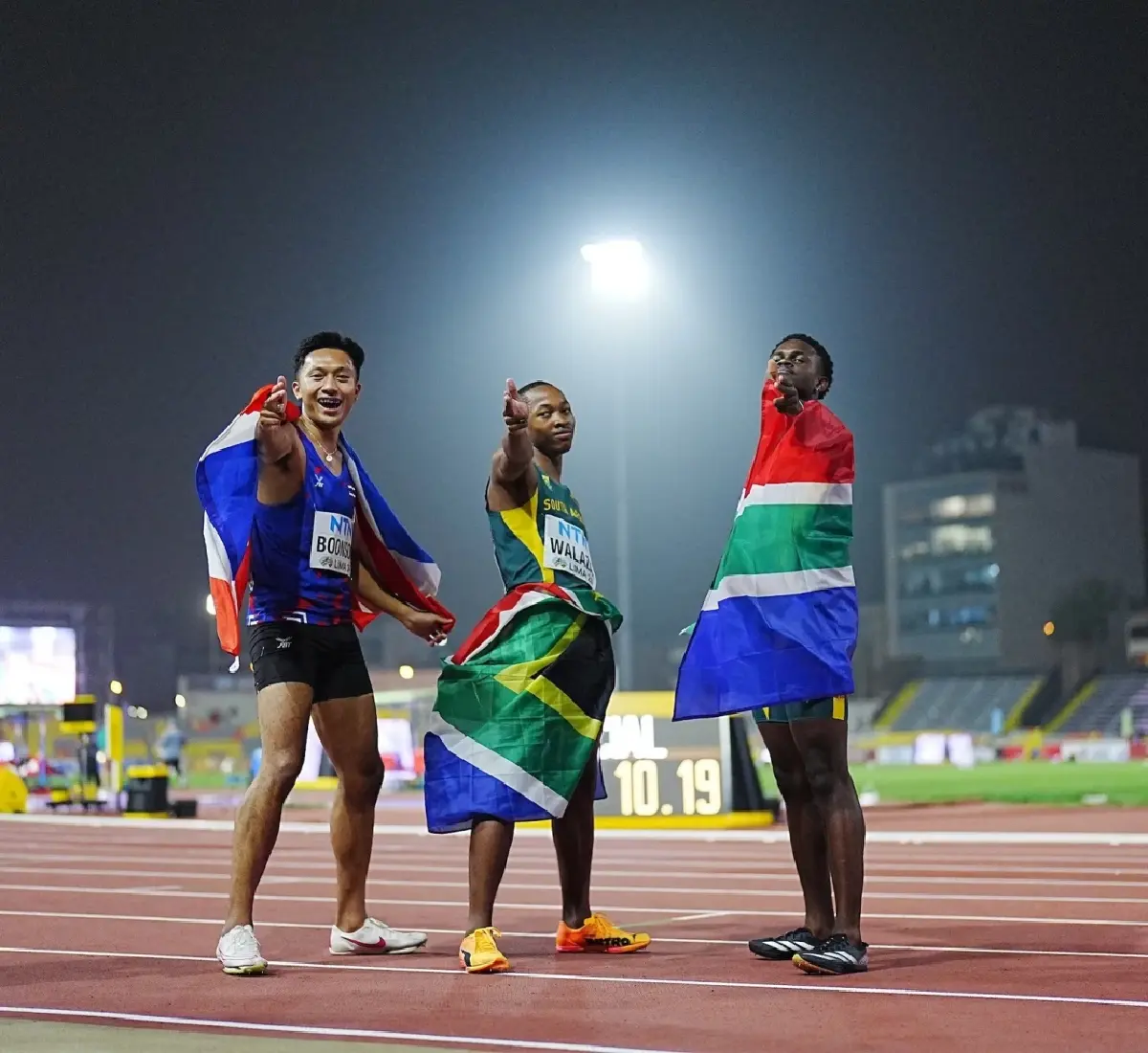 "บิว" ภูริพล บุญสอน  คว้าเหรียญเงิน 100 เมตรชายกรีฑาเยาวชนชิงแชมป์โลก